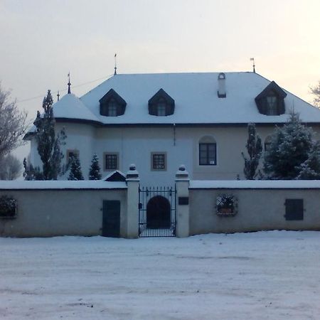 Ferienwohnung Castle Kastiel Kotešová Exterior foto