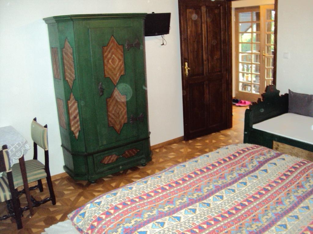 Ferienwohnung Castle Kastiel Kotešová Zimmer foto