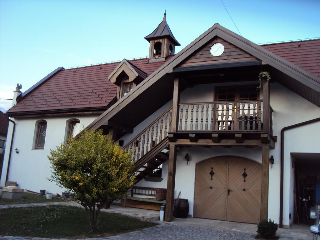 Ferienwohnung Castle Kastiel Kotešová Zimmer foto