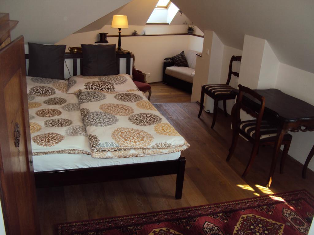 Ferienwohnung Castle Kastiel Kotešová Zimmer foto