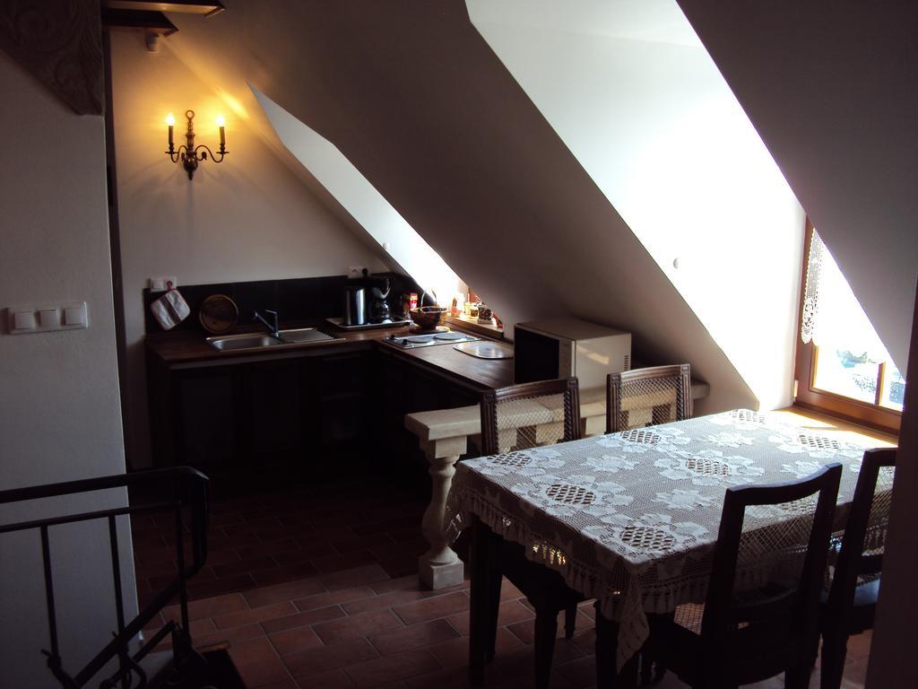 Ferienwohnung Castle Kastiel Kotešová Exterior foto