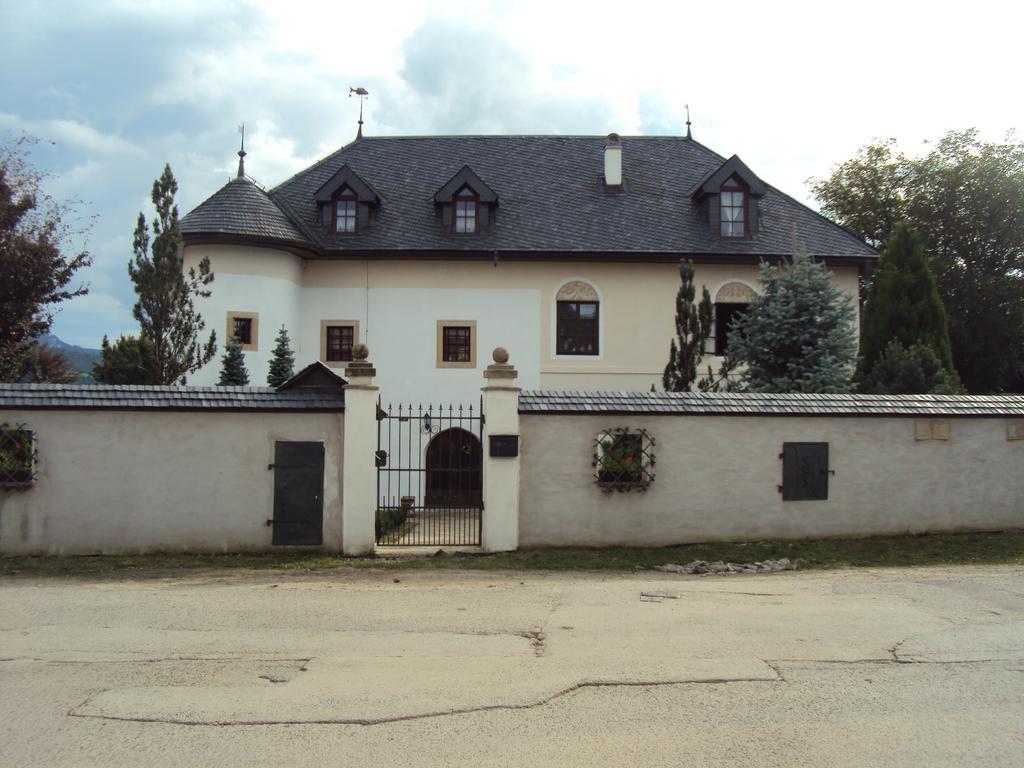 Ferienwohnung Castle Kastiel Kotešová Exterior foto