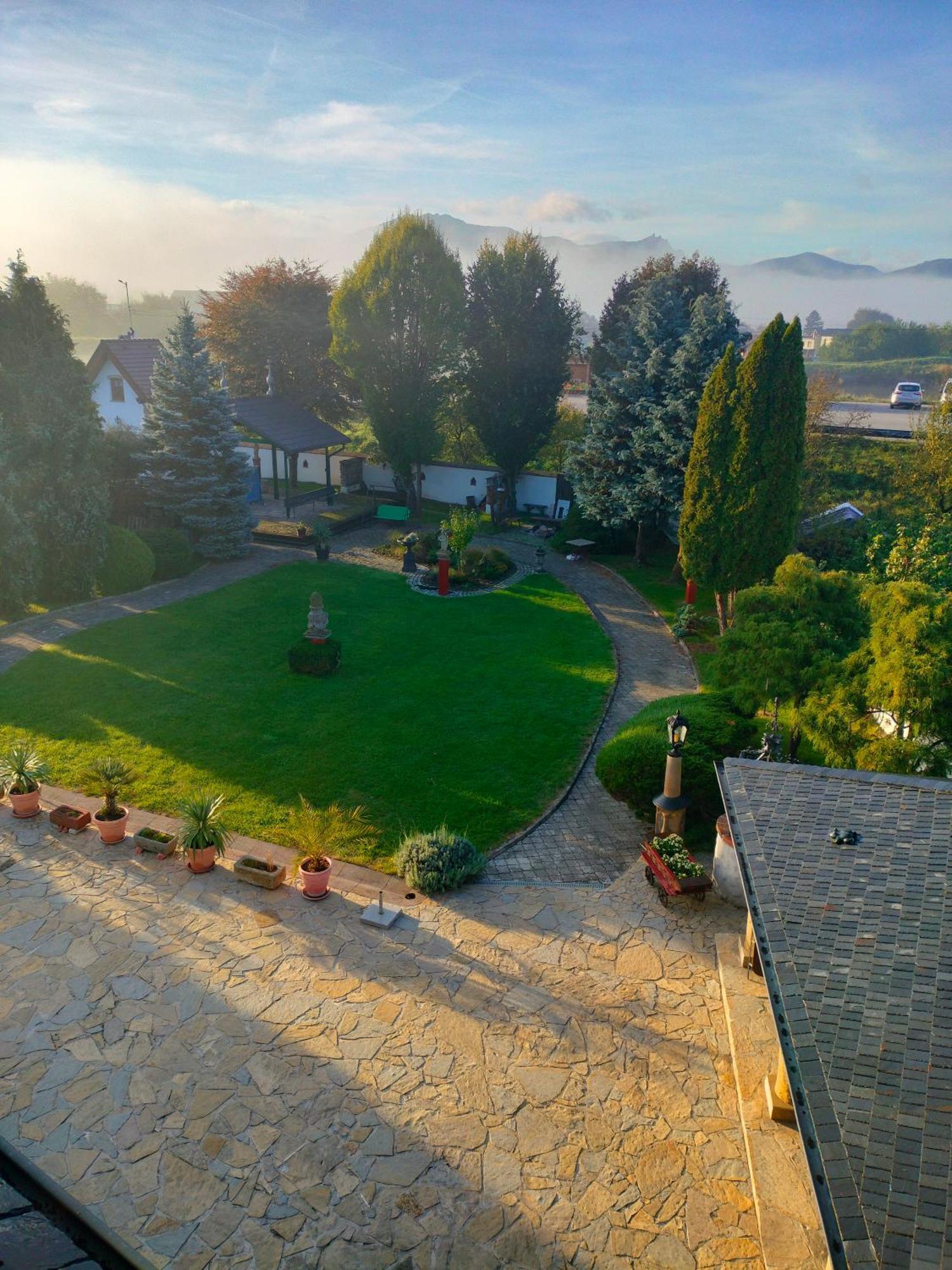 Ferienwohnung Castle Kastiel Kotešová Exterior foto