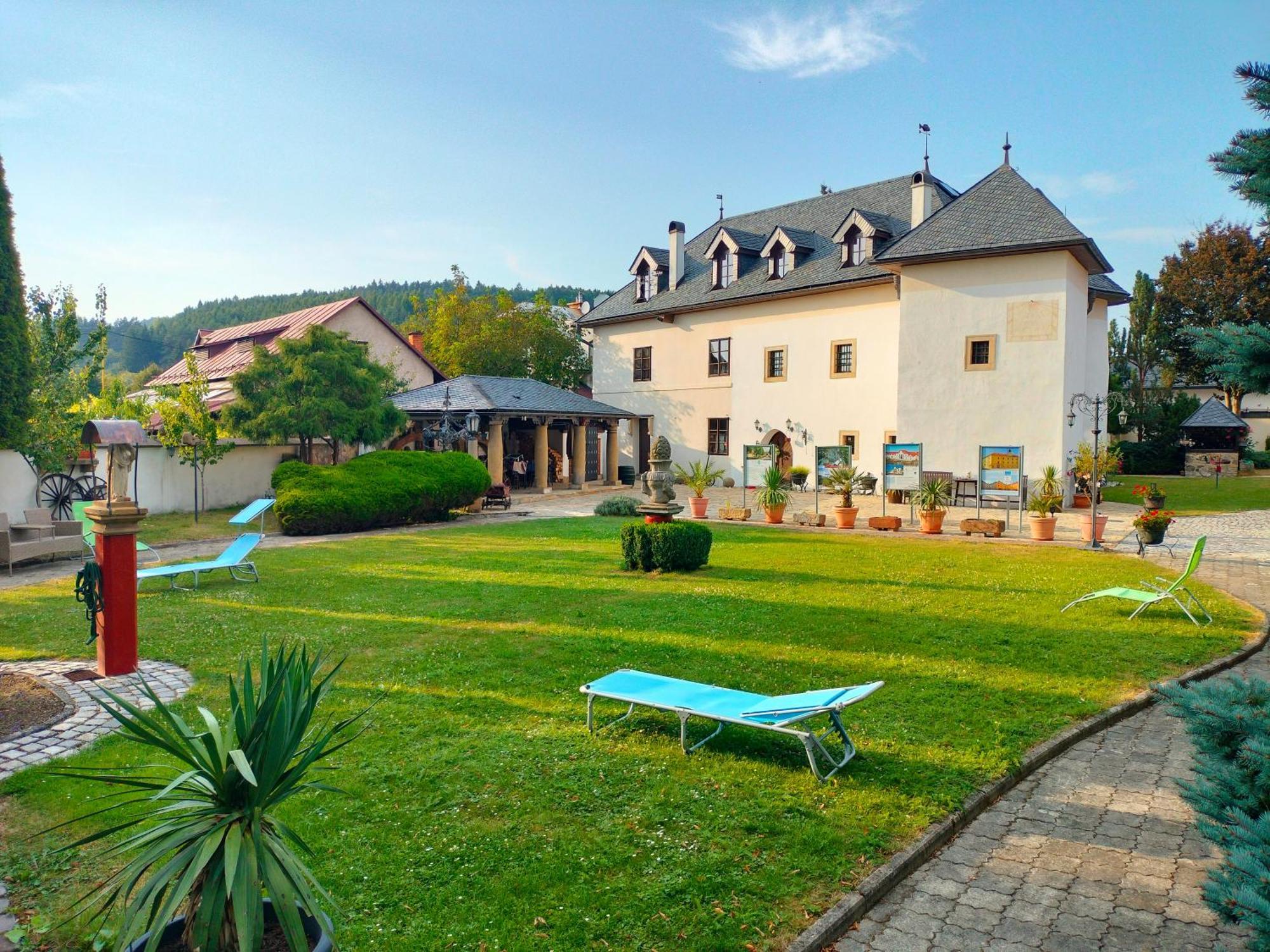 Ferienwohnung Castle Kastiel Kotešová Exterior foto