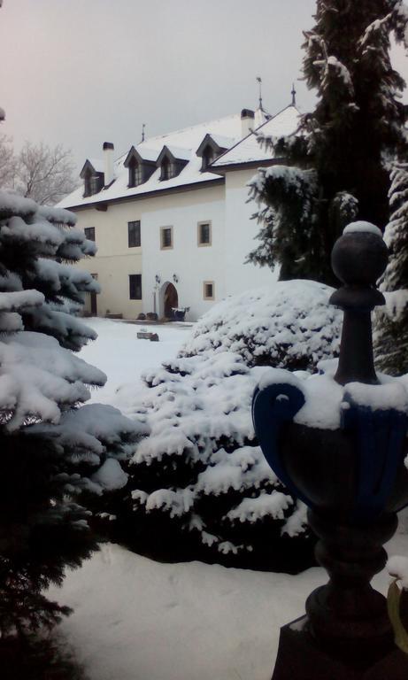 Ferienwohnung Castle Kastiel Kotešová Exterior foto